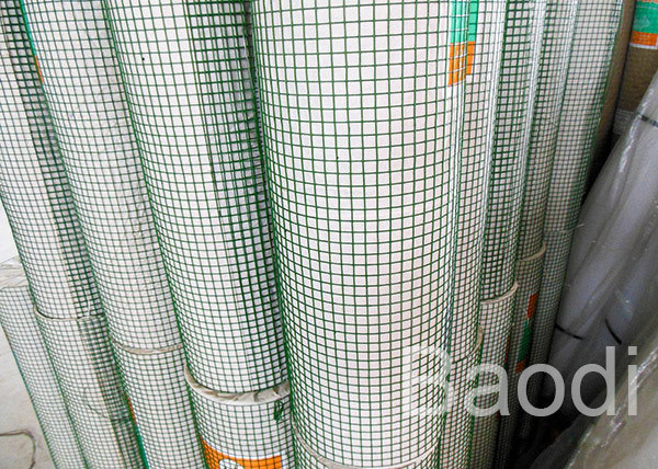 Square Grid Green Garden Fencing Roll Pvc Coated Chicken Wire Fence 30 M Length
