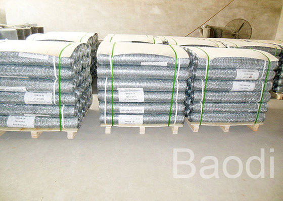 Mild Steel Galvanized Chicken Wire Mesh Roll Woven For Fence 3 -  6 Inch Height