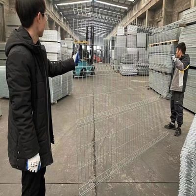 0.6m - 3.0m Height Galvanized 3d Curved Fence For Playground Fence Panels