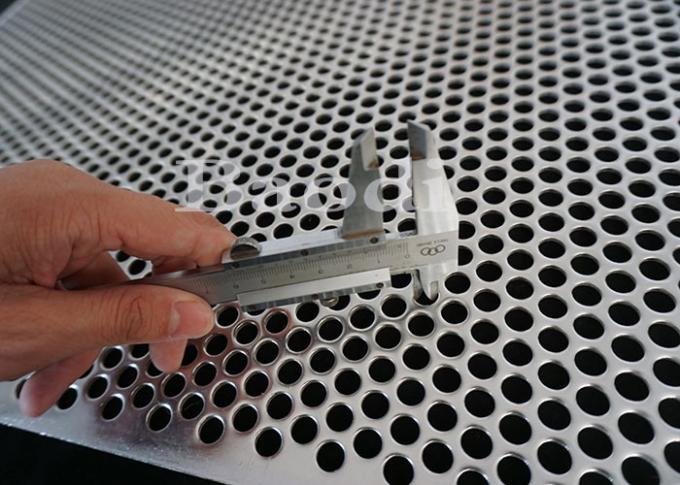 Stainless Steel 316L Perforated Stainless Sheet With Staggered Round Holes