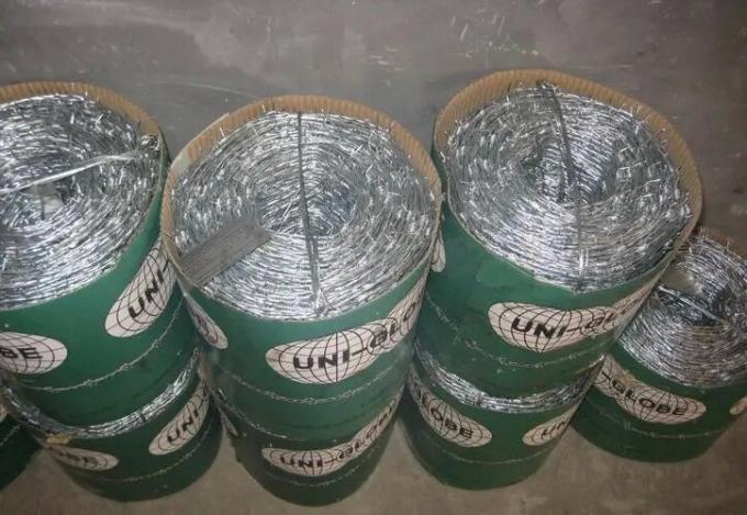 Different Types 2.5mm Galvanized Barbed Razor Wire Construction Protecting Mesh 12