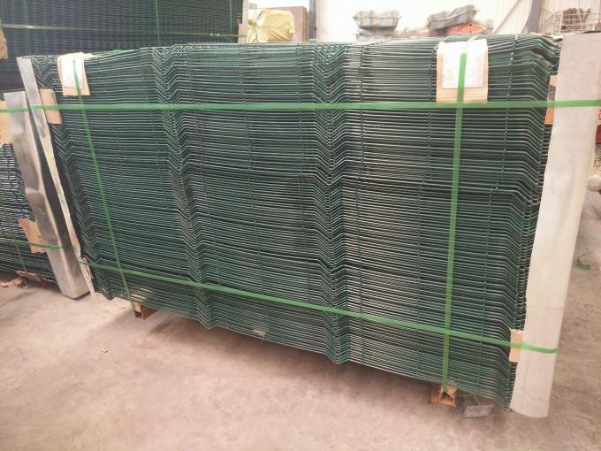 Eco Friendly Decorative 4mm Wire 3d Curved Fence Panel RAL Colors 2